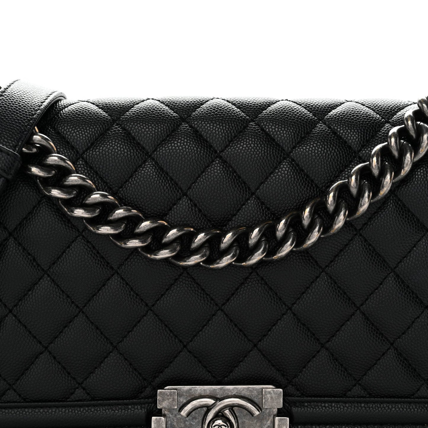 Caviar Quilted Medium Boy Flap Black