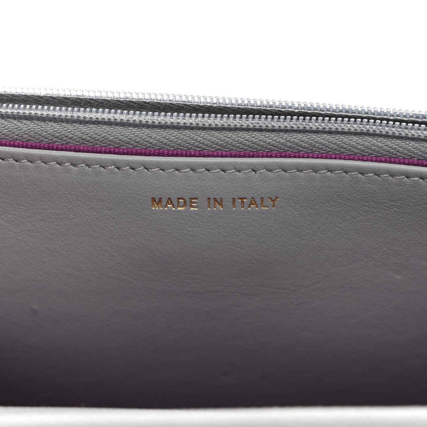 Caviar Quilted Textured CC Wallet On Chain WOC Grey