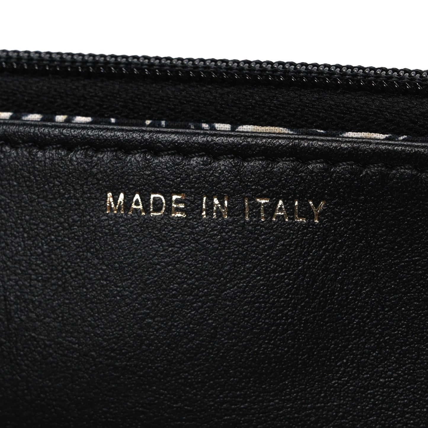 Caviar Quilted Striated CC Wallet On Chain WOC Black