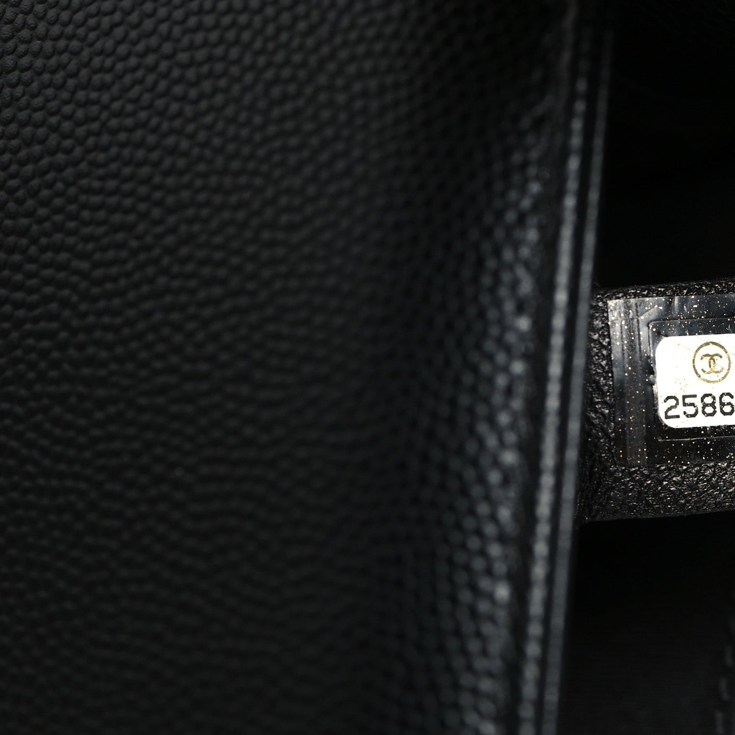 Caviar Quilted Medium Boy Flap Black