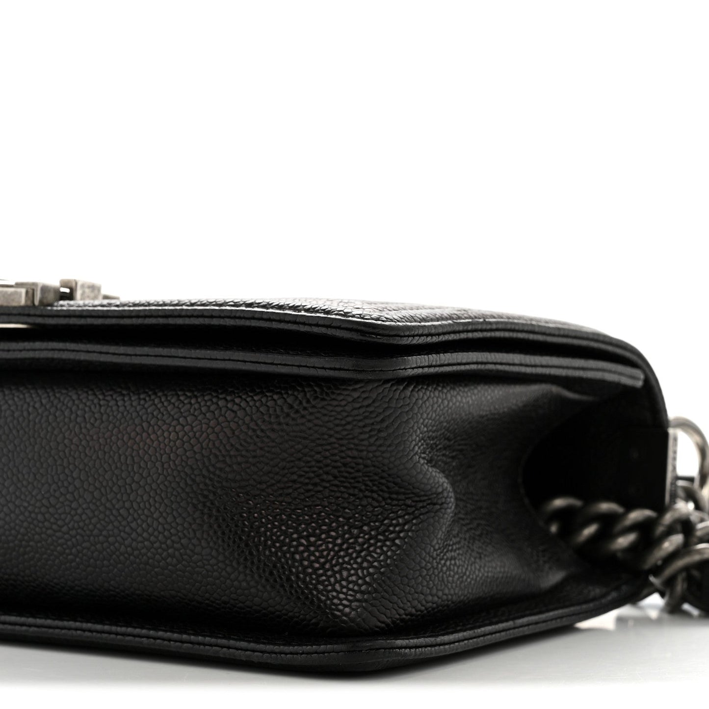 Caviar Quilted Medium Boy Flap Black